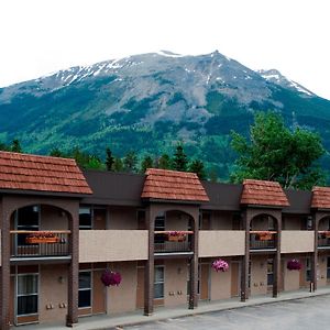 Maligne Lodge